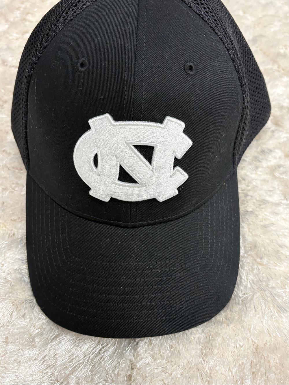 UNC Tarheels Chapel Hill Black Cap with White Logo NWOT: Size L/XL